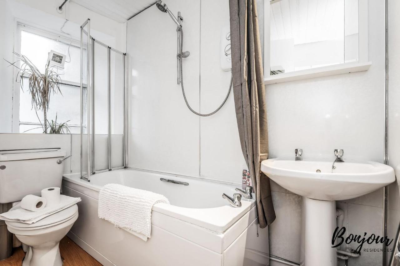 Cosy Grassmarket 2Br-1Ba - Newly Decorated! By Bonjour Residences Эдинбург Экстерьер фото